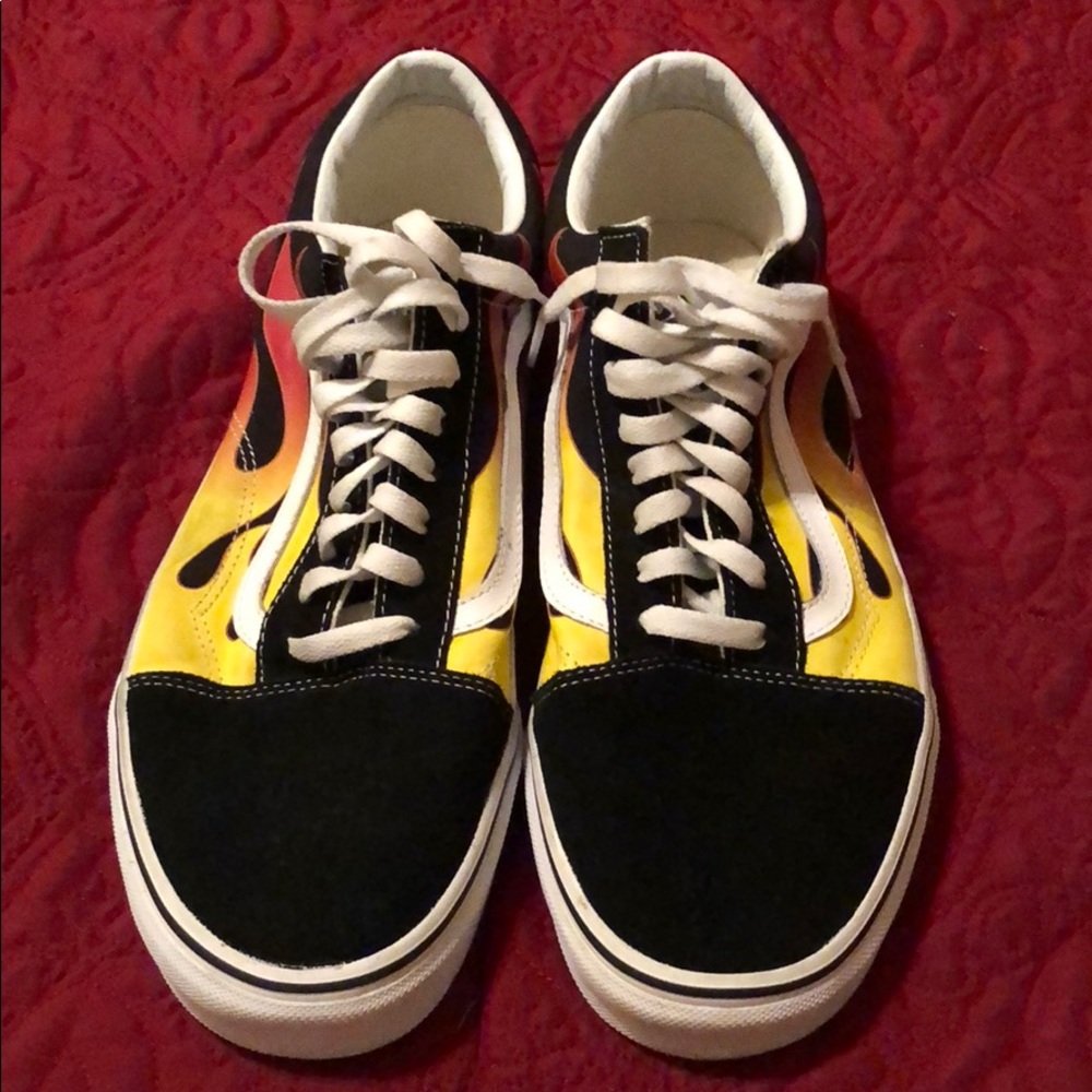 Men’s black/flame Vans size 13